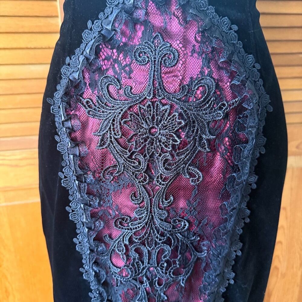 Dark in Love Gothic Victorian Vampire Blood Offering Velvet High Waist Skirt - Picture 3 of 13